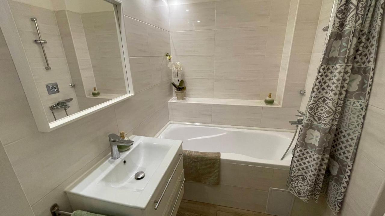 Buda Garden Apartment บูดาเปสต์ ภายนอก รูปภาพ